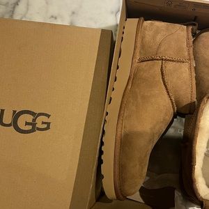 NWT UGG Classic Ultra Mini Pull On Boots CHESTNUT- Size 10 Women’s